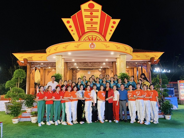 Xã Bình Phú tổ chức chương trình giao lưu văn nghệ tại trại Văn hoá cụm số 4. 