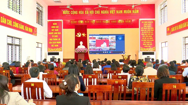 Đảng bộ xã Bình Phú học tập, quán triệt Nghị quyết Đại hội Đảng bộ tỉnh và tổ chức quán triệt, thông báo kết quả hội nghị lần thứ 13 Ban Chấp hành Trung ương Đảng khoá XIII.