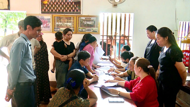 Xã Bình Phú nhanh chóng triển khai tặng quà cho người dân dịp Quốc khánh 2/9