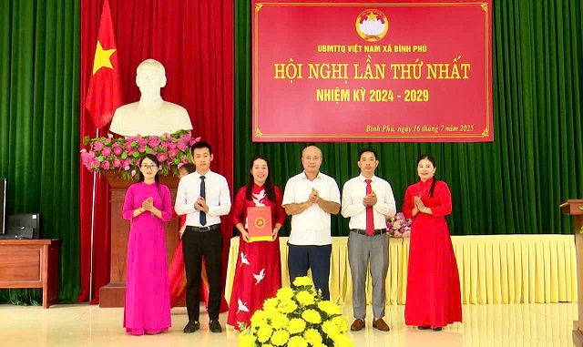 HỘI NGHỊ LẦN THỨ NHẤT ỦY BAN MTTQ VIỆT NAM XÃ BÌNH PHÚ.