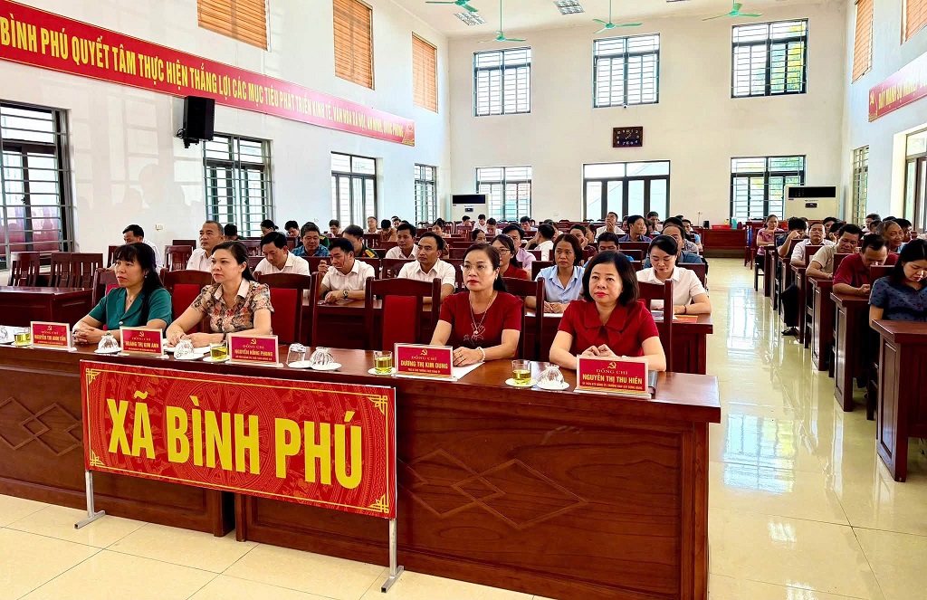 Xã Bình Phú tham dự hội nghị trực tuyến nghiên cứu, quán triệt, tuyên truyền và triển khai thực hiện Nghị quyết hội nghị lần thứ Ba, Ban Chấp hành Trung ương Đảng khoá XIV.