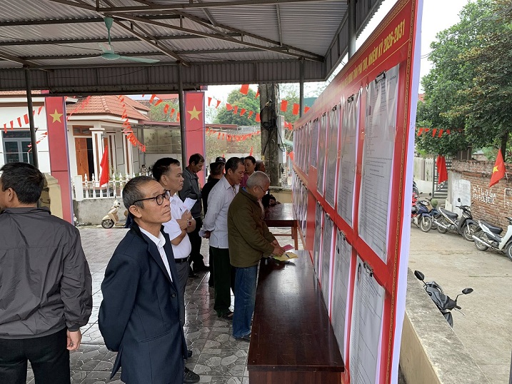 CỬ TRI XÃ BÌNH PHÚ ĐI BỎ PHIẾU ĐẠT TỶ LỆ 99,99%