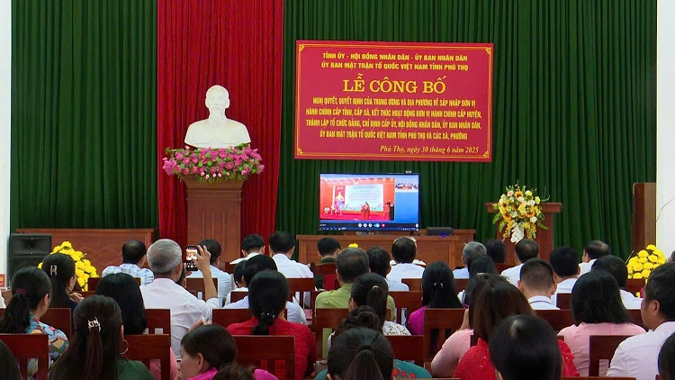 Xã Bình Phú tham dự hội nghị trực tuyến lễ công bố nghị quyết, quyết định của Trung ương và địa phương về sáp nhập đơn vị hành chính tỉnh Phú Thọ