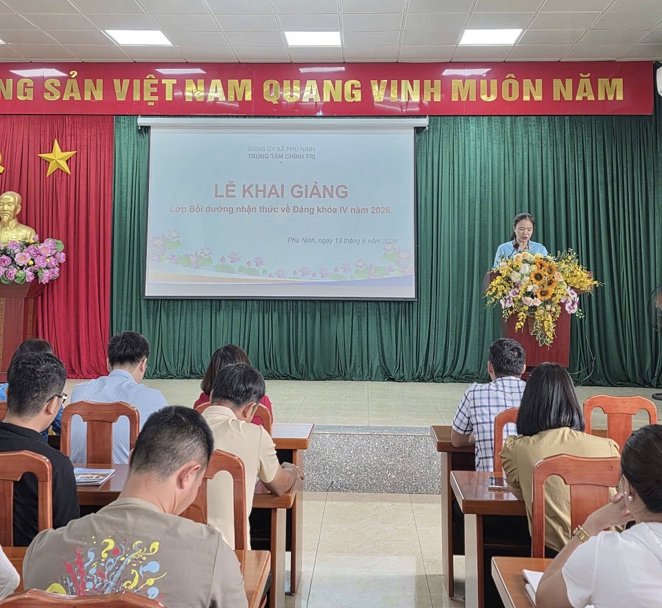 Khai giảng lớp bồi dưỡng nhận thức về đảng cho quần chúng ưu tú khóa IV.