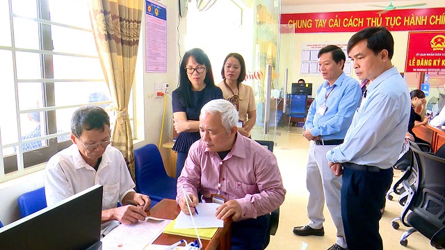 Đoàn kiểm tra cải cách hành chính, công vụ năm 2025 làm việc tại xã Bình Phú.