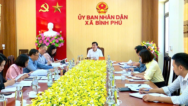 Hội nghị UBND xã Bình Phú tháng 10 năm 2025.