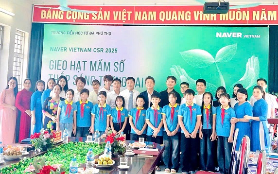 Công ty Naver Việt Nam trao tặng trang thiết bị cho  Trường Tiểu học Tử Đà, xã Bình Phú