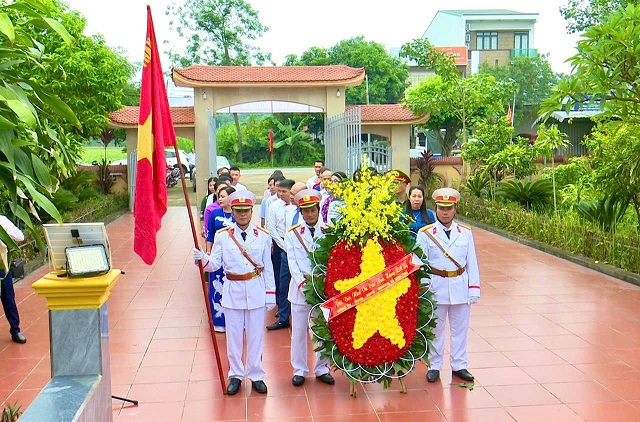 BÌNH PHÚ DÂNG HƯƠNG TƯỞNG NIỆM VÀ TẶNG QUÀ NHÂN NGÀY THƯƠNG BINH LIỆT SỸ.