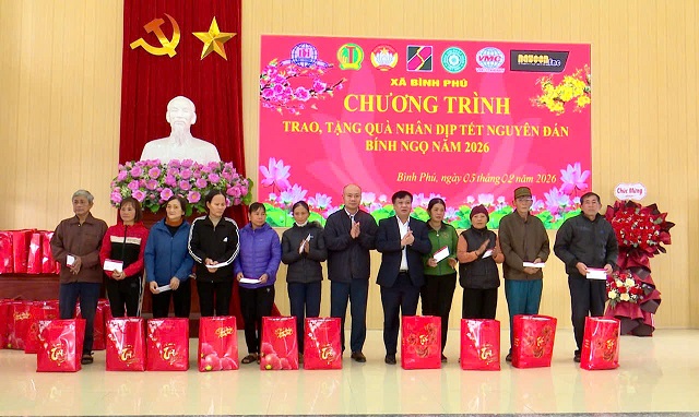 Xã Bình Phú tổ chức chương trình trao quà “Tết nhân ái” xuân Bình Ngọ 2026