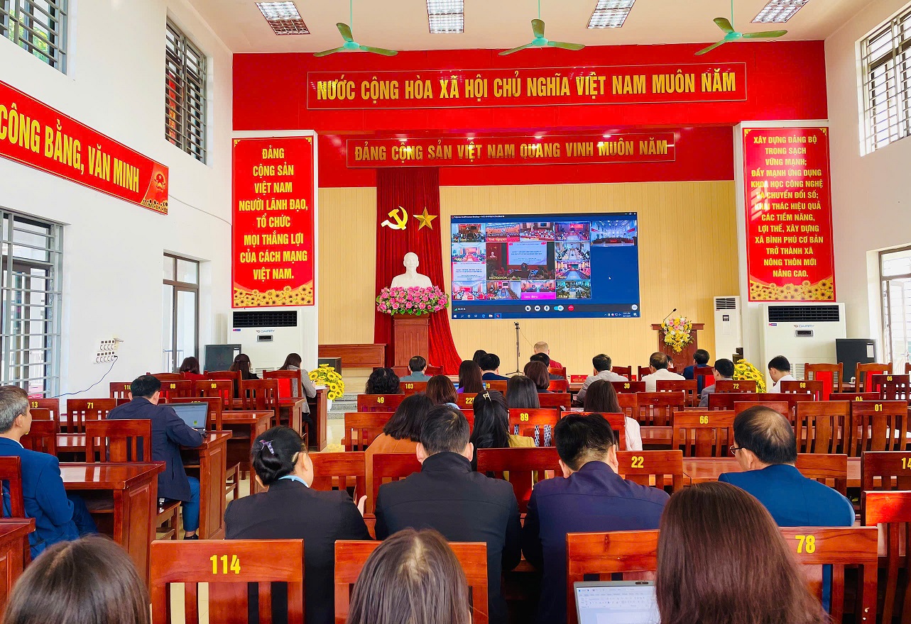 Xã Bình Phú tham gia tập huấn trực tuyến Bồi dưỡng, cập nhật kiến thức, kỹ năng về công tác xây dựng Đảng cho cấp ủy cấp xã. 