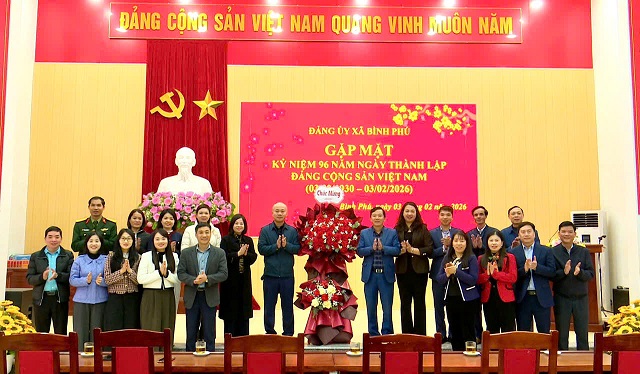 Xã Bình Phú gặp mặt kỷ niệm 96 năm Ngày thành lập Đảng Cộng sản Việt Nam.