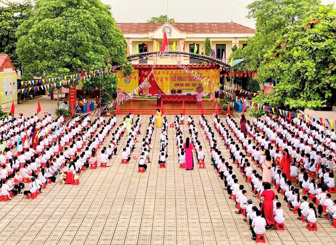 Xã Bình Phú tưng bừng khai giảng năm học mới 2026-2027.