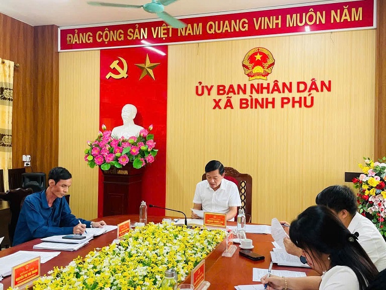 UBND xã Bình Phú tổ chức hội nghị thường kỳ tháng 6.