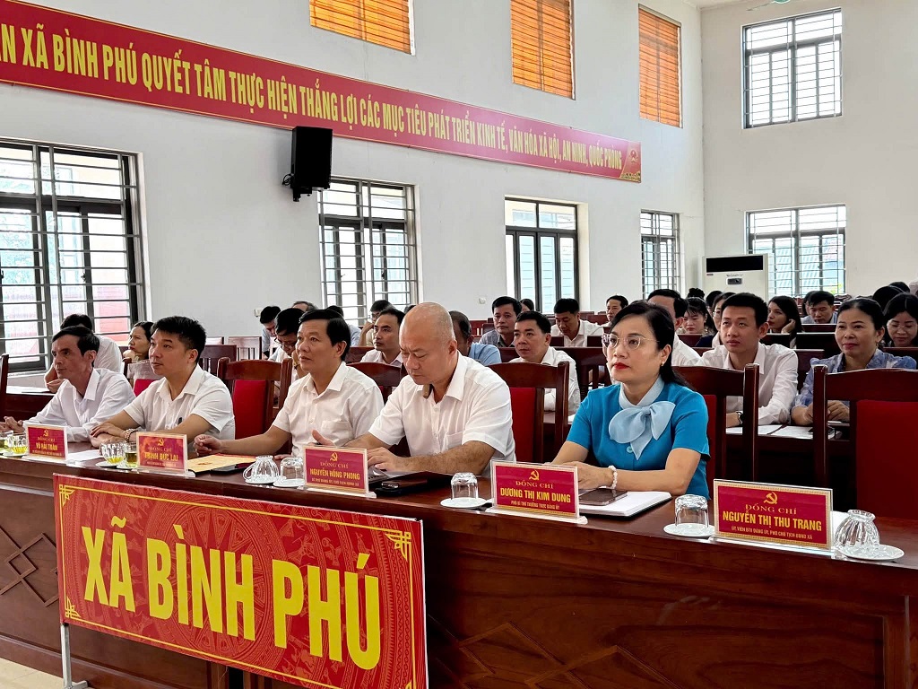 Xã Bình Phú tham dự hội nghị trực tuyến quán triệt và triển khai thực hiện Nghị quyết Trung ương 4 khóa XIV.