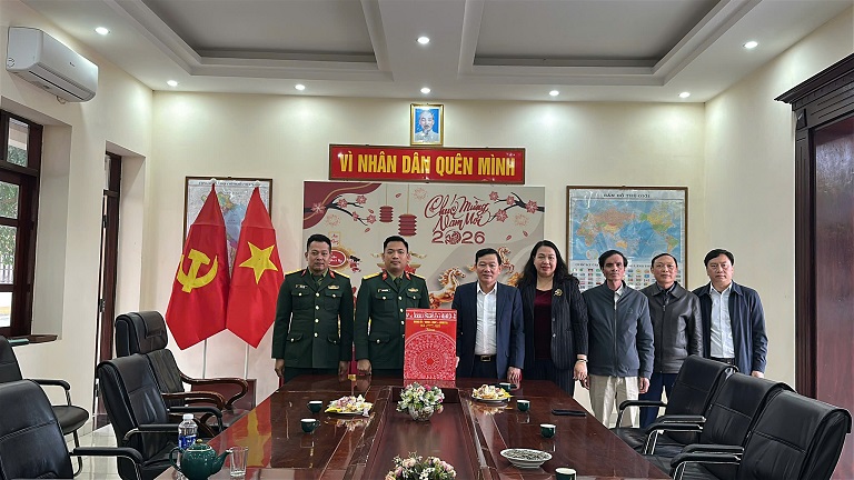 LÃNH ĐẠO XÃ BÌNH PHÚ THĂM, TẶNG QUÀ ĐƠN VỊ QUÂN ĐỘI NHÂN DỊP TẾT NGUYÊN ĐÁN BÍNH NGỌ 2026.