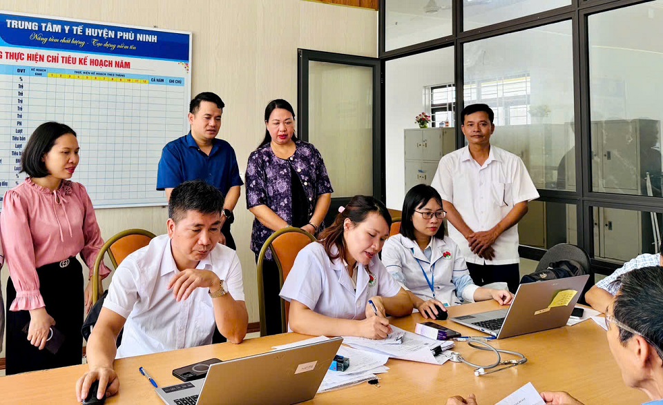 Bình Phú tổ chức khám sàng lọc miễn phí bệnh lao, hen phế quản và COPD
